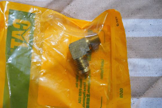 Caterpillar Fitting Elbow Adapter #2
