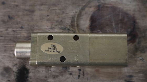 Parker Pnaumatic Directinal Control Valve 3 Ports #5