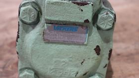 Vickers Hydr. Pump 2525V 17A12 #2