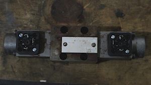Hydraulic Control Valve MR-2121-878/B 3/2 - 1
