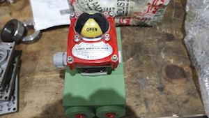 Hydraulic Actuator A-928/A with Limit Switch Box Valve Position Indicator - 1