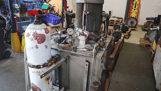 Hydraulik tank #5