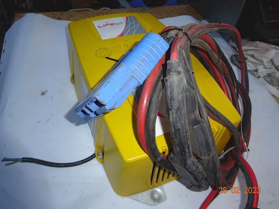 Truck Batterilader #3