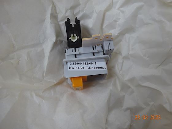 Miele PUSH BOTTON SWITCH 0586930 #2