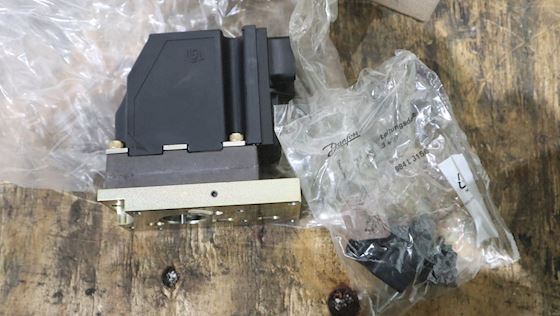 Sauer Danfoss 1236PVEH120 Electrical Actuation #1