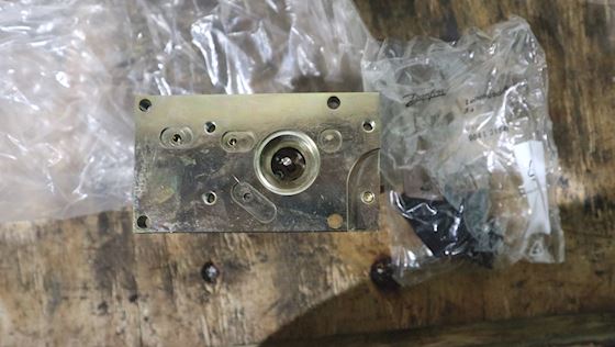 Sauer Danfoss 1236PVEH120 Electrical Actuation #3
