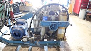 Bauer Breathing air Compressor U1 - 1