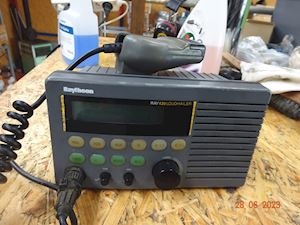 Raytheon LOUDHAILER RAY 430 - 1