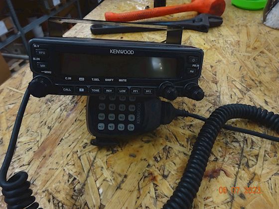 KENWOOD WALKIE TALKIE TM-V71E #1