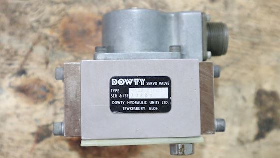 Dowty Servo valve hydraulic  468225100 #1