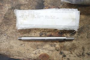 Taiko Kikai Piston rod Vacuum Pump N-20C P661 - 1