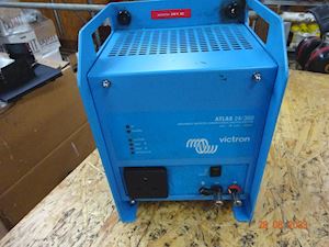 Victron INVERTER  ATLAS 24 TIL 220 VAC/300W - 1