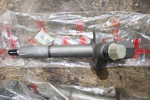 Yanmar Fuel Injection Valve Assy 726625-53100 - 1
