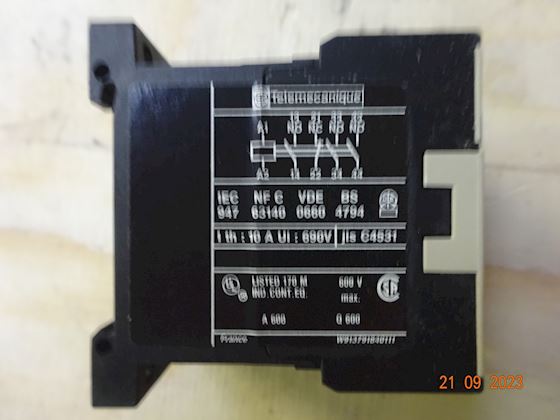 Telemecanique Control relay CA3KN31BD #2