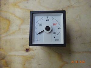 Crompton Instruments Ltd. Volt Meter 749796 473423*2 - 1