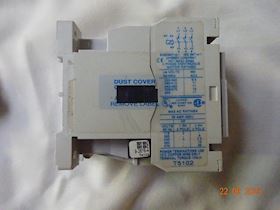 Cutler-Hammer Contactor CE15EN3D + C320KG52 #2