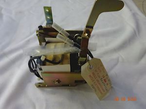Merlin Gerin Undervoltage release swich 9011065D1 - 1