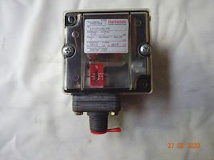 Barksdale Control Products GmbH Pressure Switch 0403-054 / E1H-H-VAC-P6 - 1