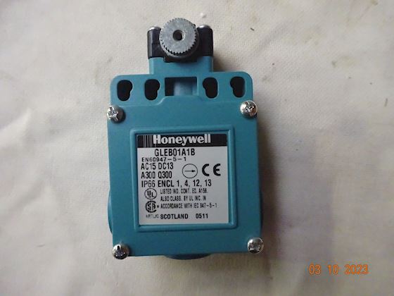 HoneyWell Limit Switch GLEB01A1B #1