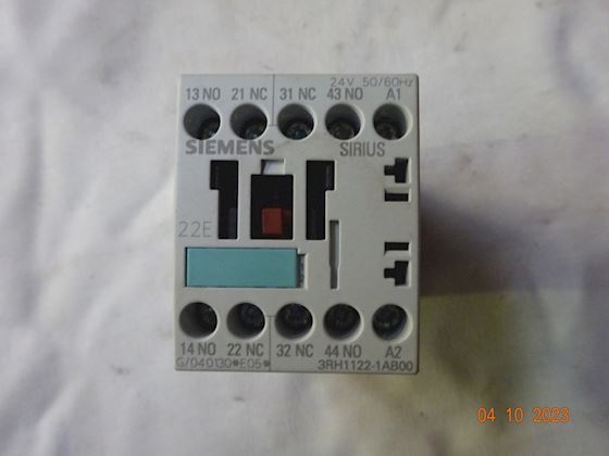 Siemens Control Relay 3RH1122-1AB00 #1