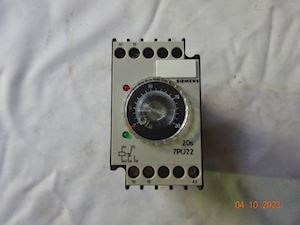 Siemens Time Relay 7PU2240-7AN20 - 1