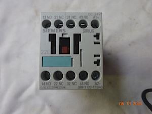 Siemens Control Relay 3RH1122-1BB40 - 1