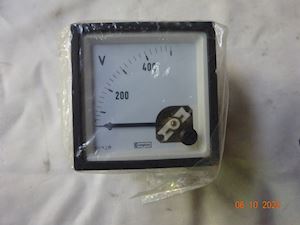 Crompton Instruments Ltd. Volt Meter E243-02V-G-SF-SF-C7-WH (0-500VAC / 50/60Hz) - 1
