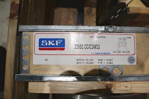 SKF Spherical Roller Bearing with Relubrication features 23952CC/C3W33 - 1