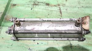 Pneumatic cylinder L=210 mm B=57 mm - 1