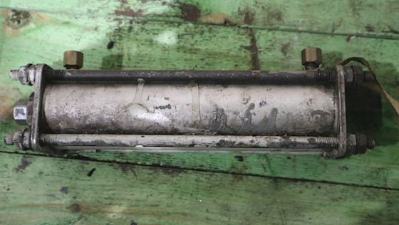 Pneumatic cylinder L=210 mm B=57 mm #6