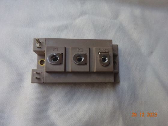 YIC-Elektronics 2MBI300U"B - 060 Semiconductor #1