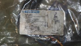 Telemecanique XCMD21F2L1 Limit Switch #3
