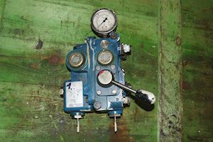Rexroth Pneumatic Valve 3353200000  FD10W49 - 1