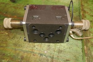 Atos Directional control Valve size10 DKU-1713   /12 - 1