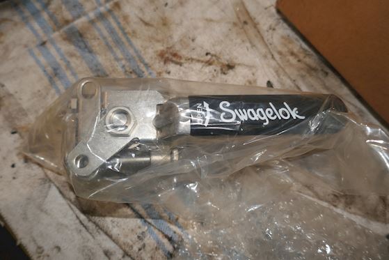 Swagelok Stainless Steel 3-Piece 60Series Ball Valve SS-65TF12-JL-T #5