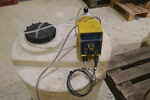 Emacs Docerings tank 50 l with Solenoid Driven Metering Pump - 1