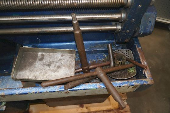 MK - The Mysore Kirloskar LTD Lathe Machine 1675 #7
