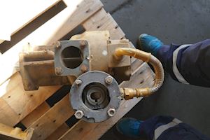 Caterpillar SW Pump 144-6080 - 1