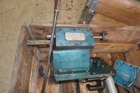 B&W Alpha Pallet with Pipe, Pump, Breaker, Filter, Cover and Shaft feedbach #7