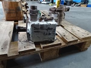 Vickers 25V 25A 10 - 1