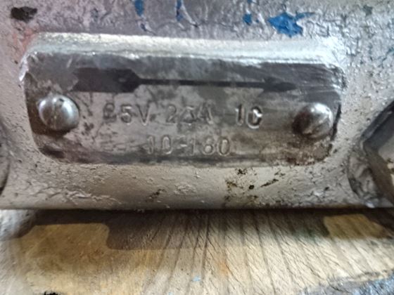 Vickers 25V 25A 10 #2
