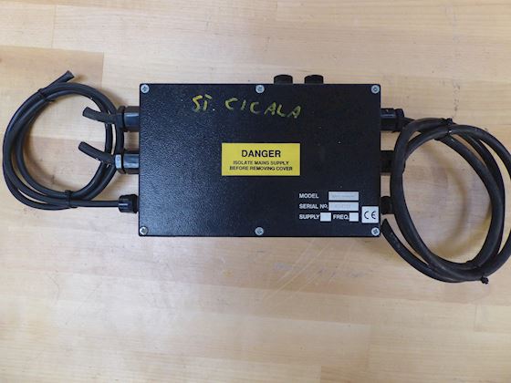 Navitron NT920URB Universal Relay Box #1