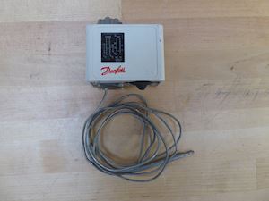 Danfoss 060L111766 KP73 Thermostat - 1