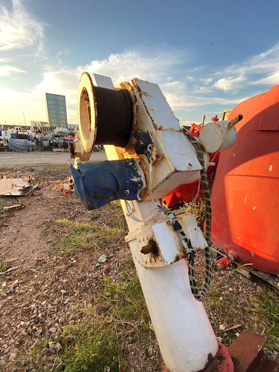 Life raft crane #3